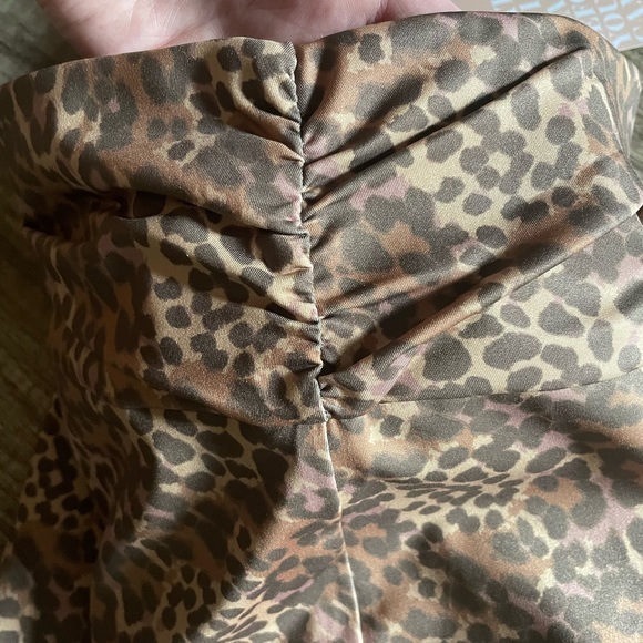 Athletic vs athleisure cheetah print shorts - Picture 3 of 3